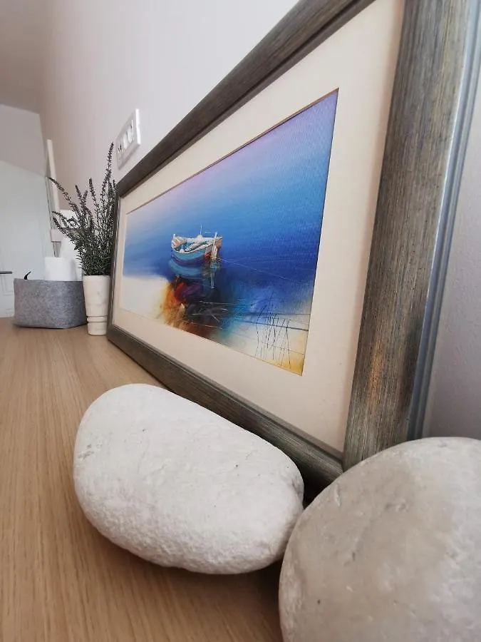 White 5 Apartment Split