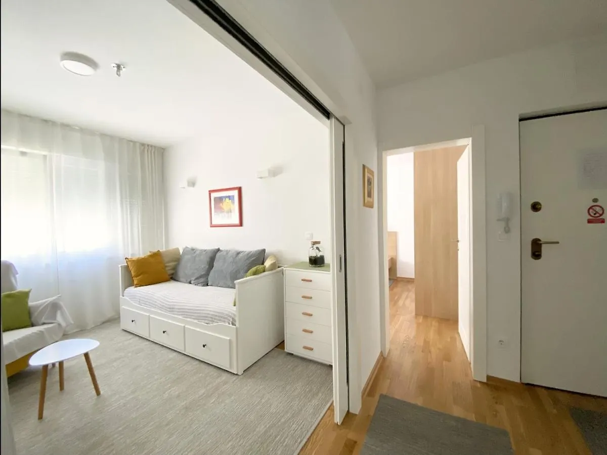 White 5 Apartment Split