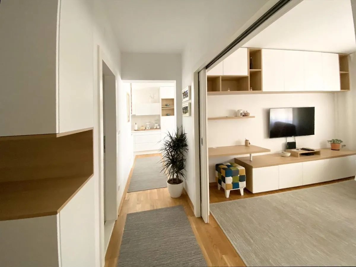 White 5 Apartment Split 0*,  Croatia
